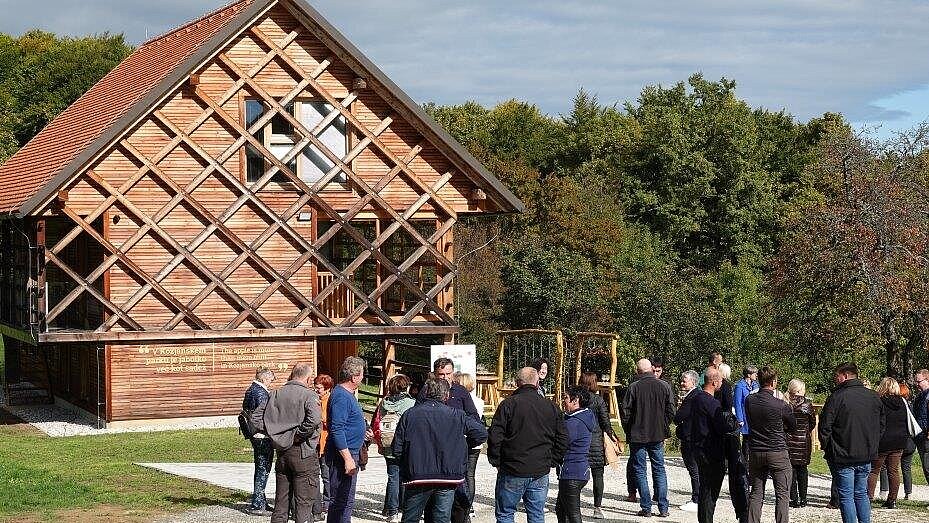 Otvoritev interpretacijskega centra V sadovnjaku na Gradišču pri Podsredi (foto: Karmen Jazbinšek)