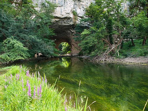naravni most čez reko Rak